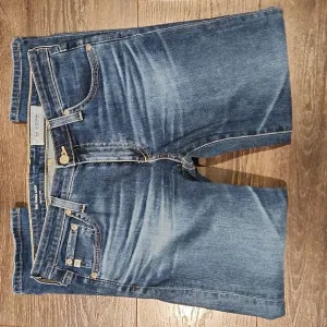 ❤️ NWOT! AG ADRIANO GOLDSCHMIED PRIMA CIGARETTE CROP SKINNY JEANS, 6 (28)