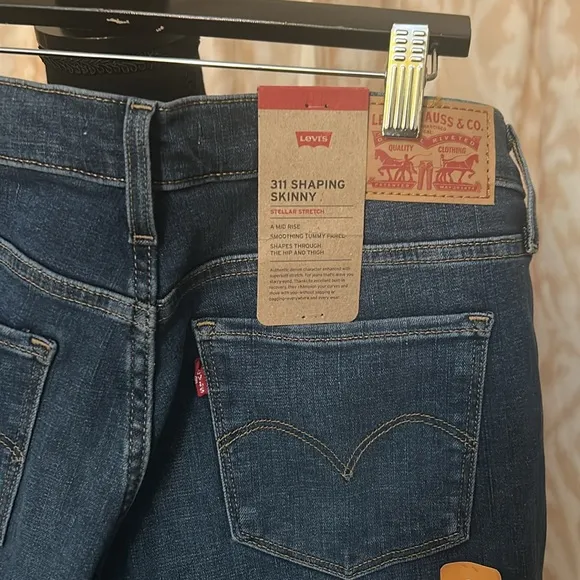 311 SHAPING SKINNY WOMEN'S JEANS SIZE 30