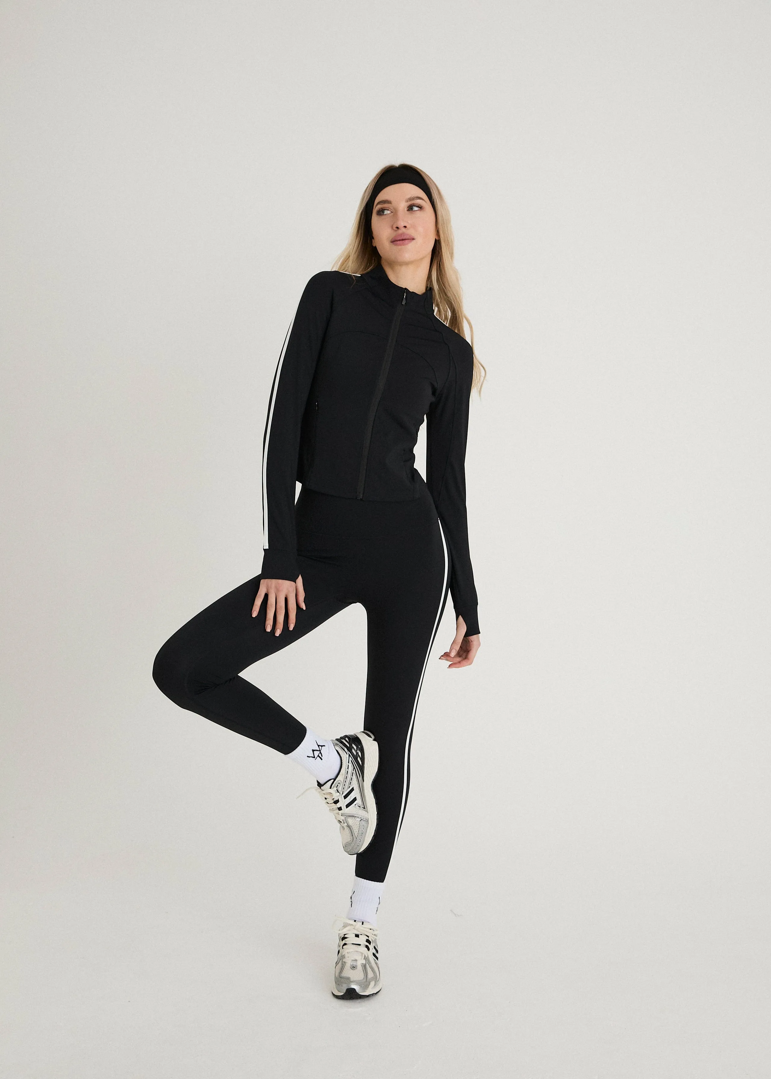 ACTIVE SCULPT STRIPE LEGGINGS - BLACK / WHITE