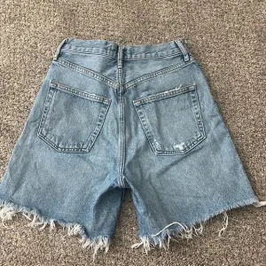 AGOLDE Stella high rise baggy denim shorts, size 23