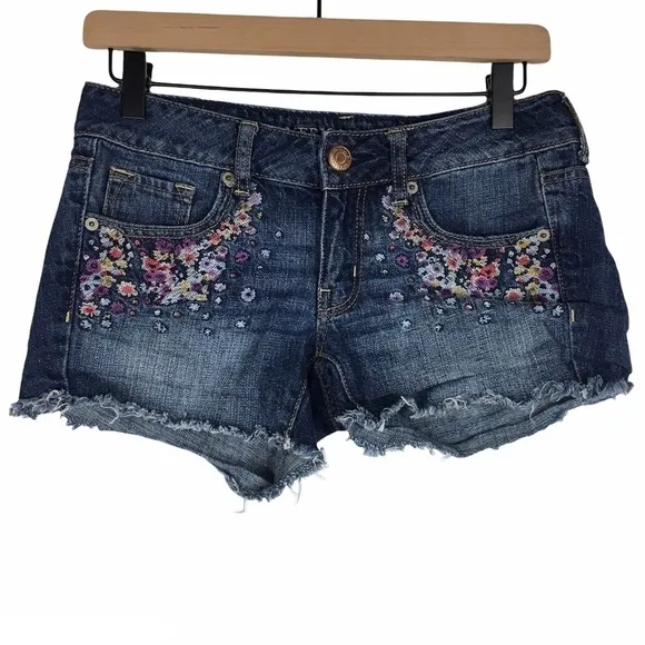 AMERICAN EAGLE Jean Shorts Denim Cut Off Floral Embroidered Festival Boho Size 2