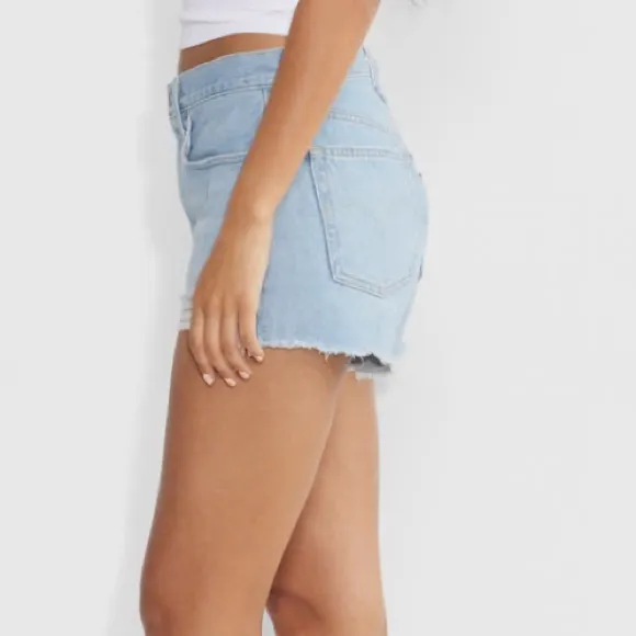 Aritzia Levi's color blue 501 Original Short