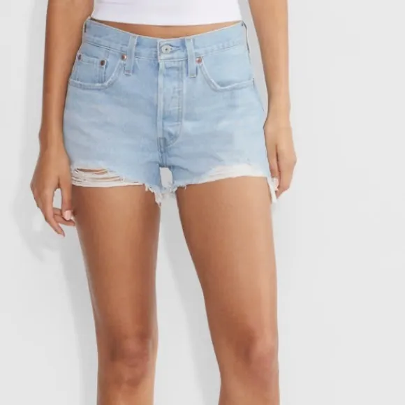 Aritzia Levi's color blue 501 Original Short