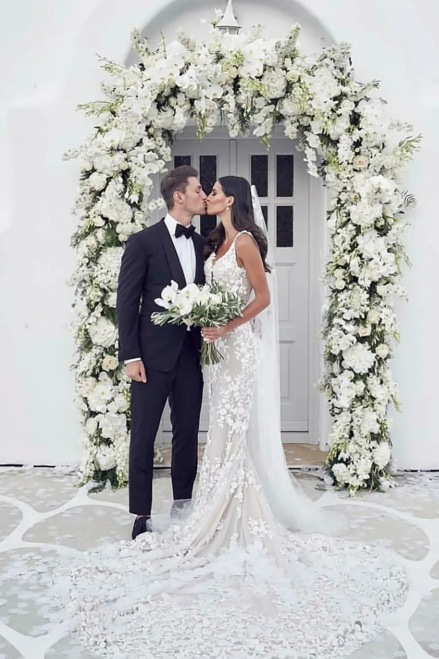 Backless Floral Lace Wedding Dresses with Mermaid Train