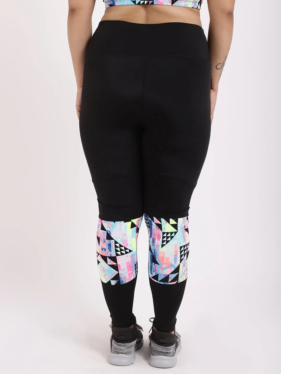 Black Neo-Print Tres Chic Leggings