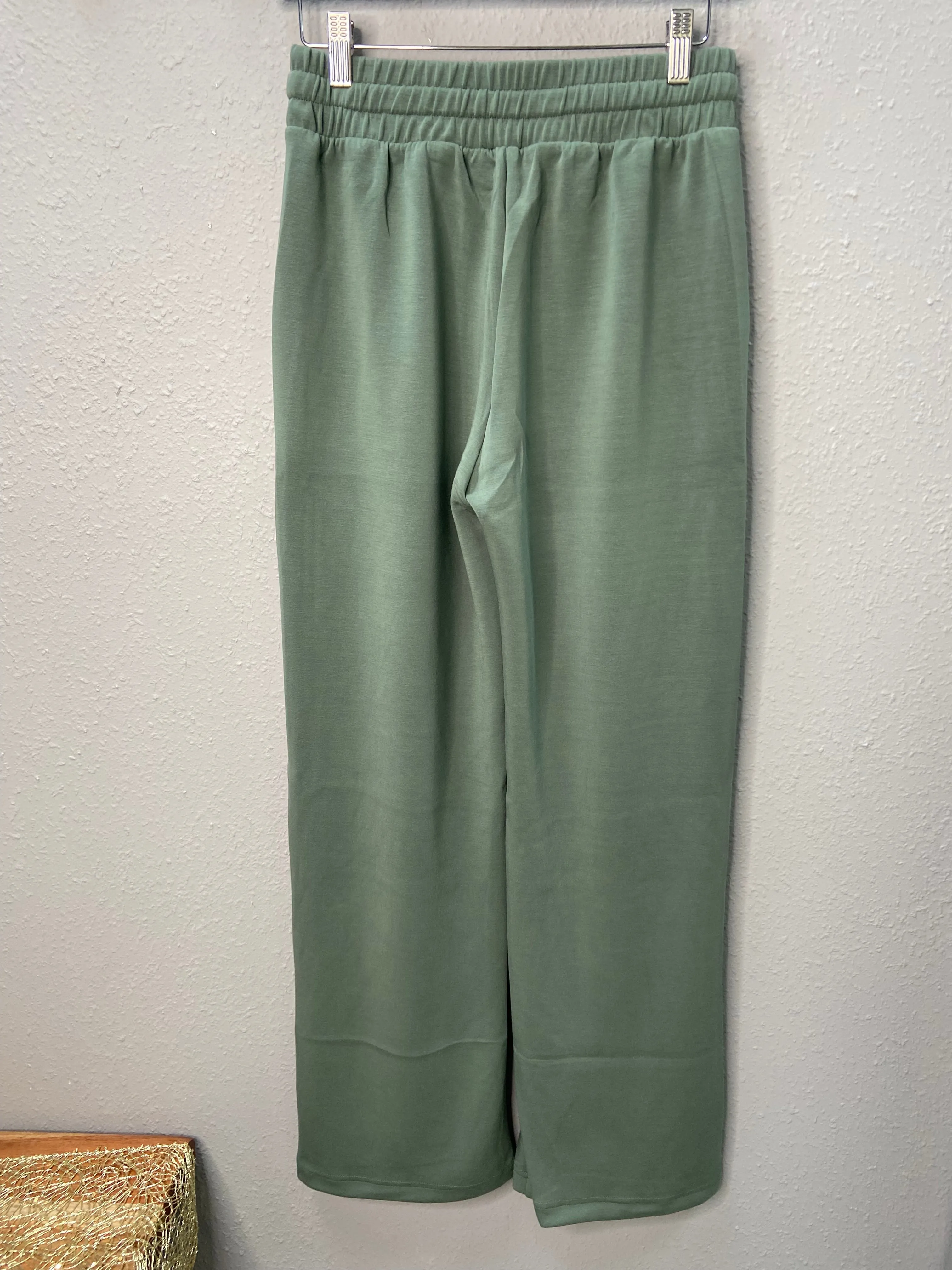 Casual Pants in Sage Leaf