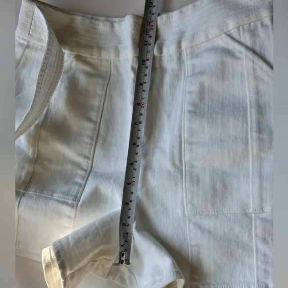 Cinq A Sept Women's White Rayla-Flounce ShortsSize 4 jeans belted high waisted