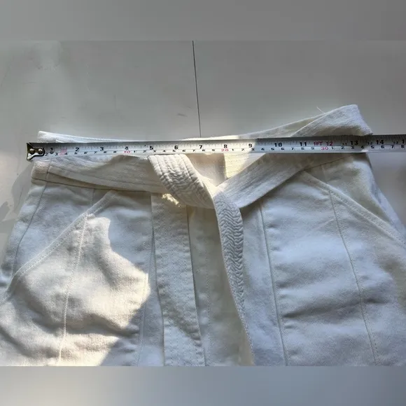 Cinq A Sept Women's White Rayla-Flounce ShortsSize 4 jeans belted high waisted