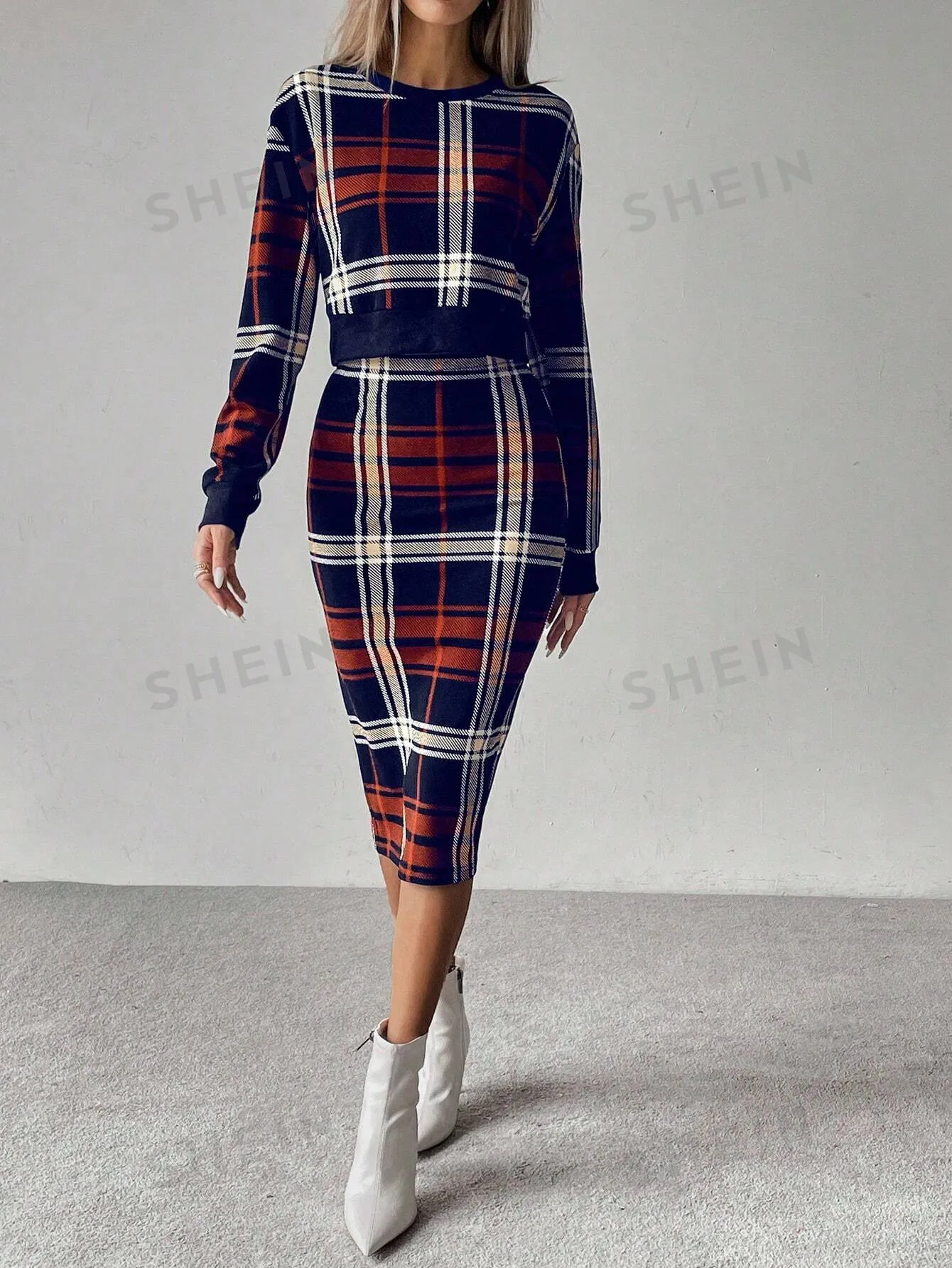 Clasi 2pcs Women Plaid Round Neck Long Sleeve Top And A-Line Skirt Set