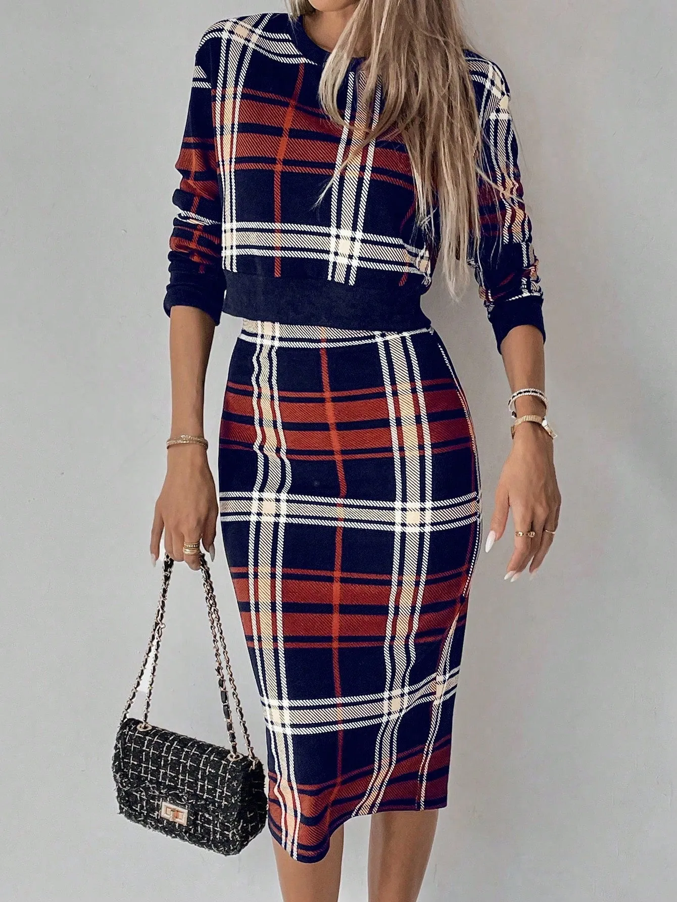 Clasi 2pcs Women Plaid Round Neck Long Sleeve Top And A-Line Skirt Set