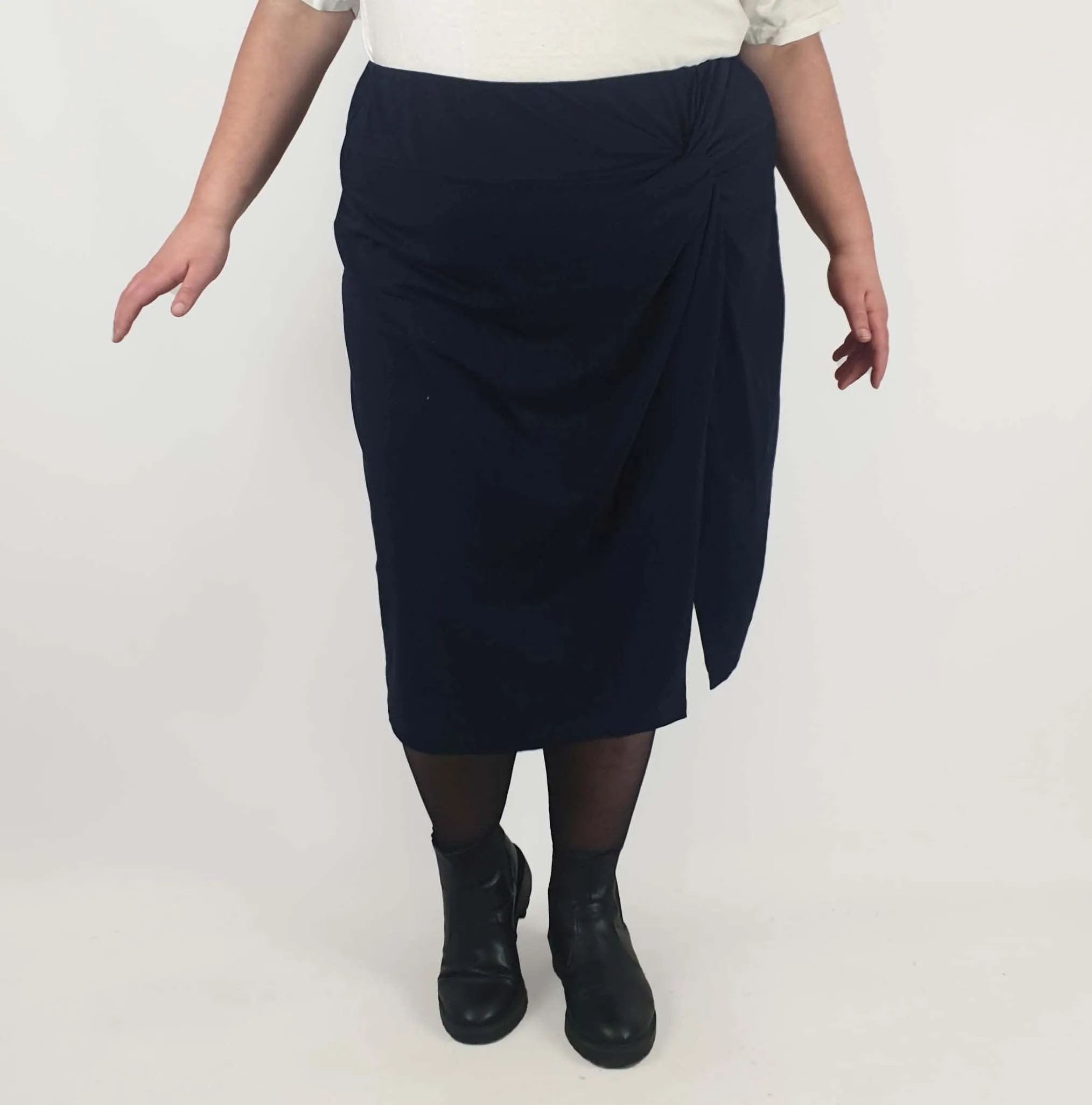 Commonry deep navy knot front pencil skirt size 22