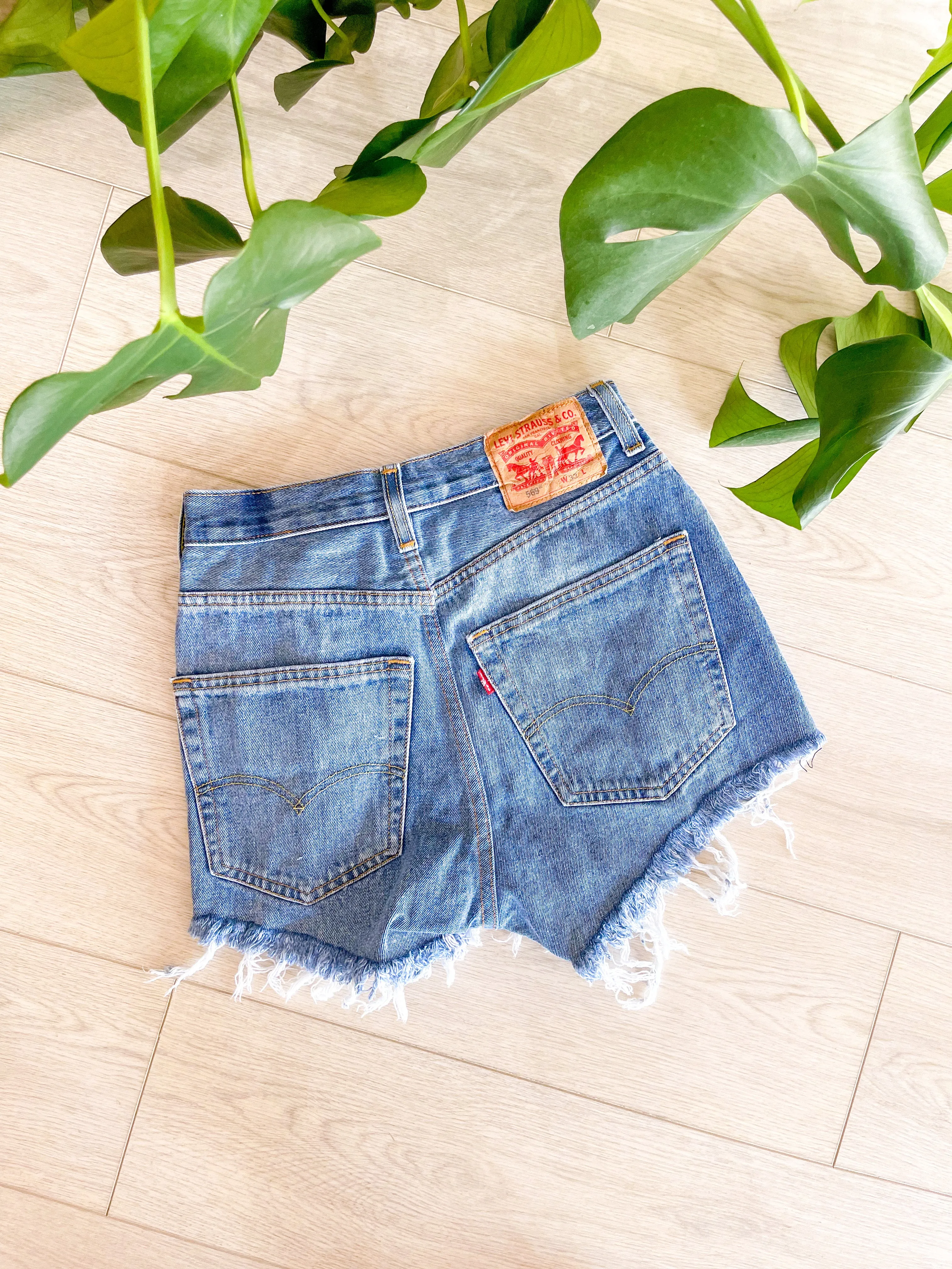 Distressed Vintage Levi's Shorts - Medium Washed