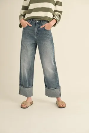 Easygoing Cuffed Hem Straight Leg Jeans