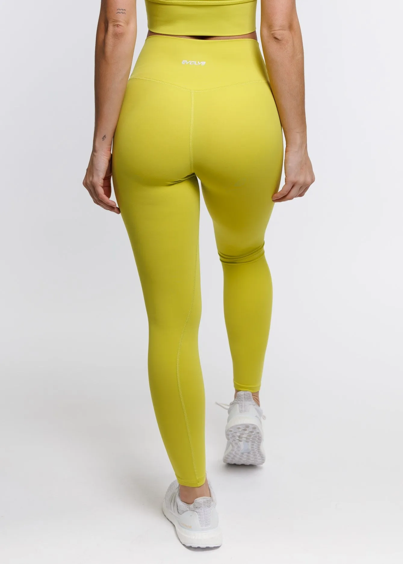 Elevate Cross Leggings - Charteuse
