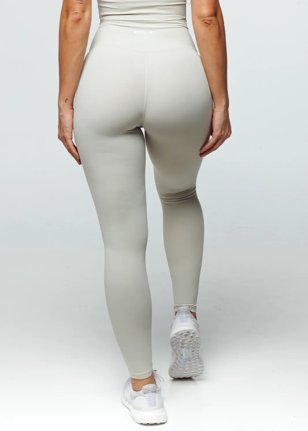 Elevate Cross Leggings - Stone