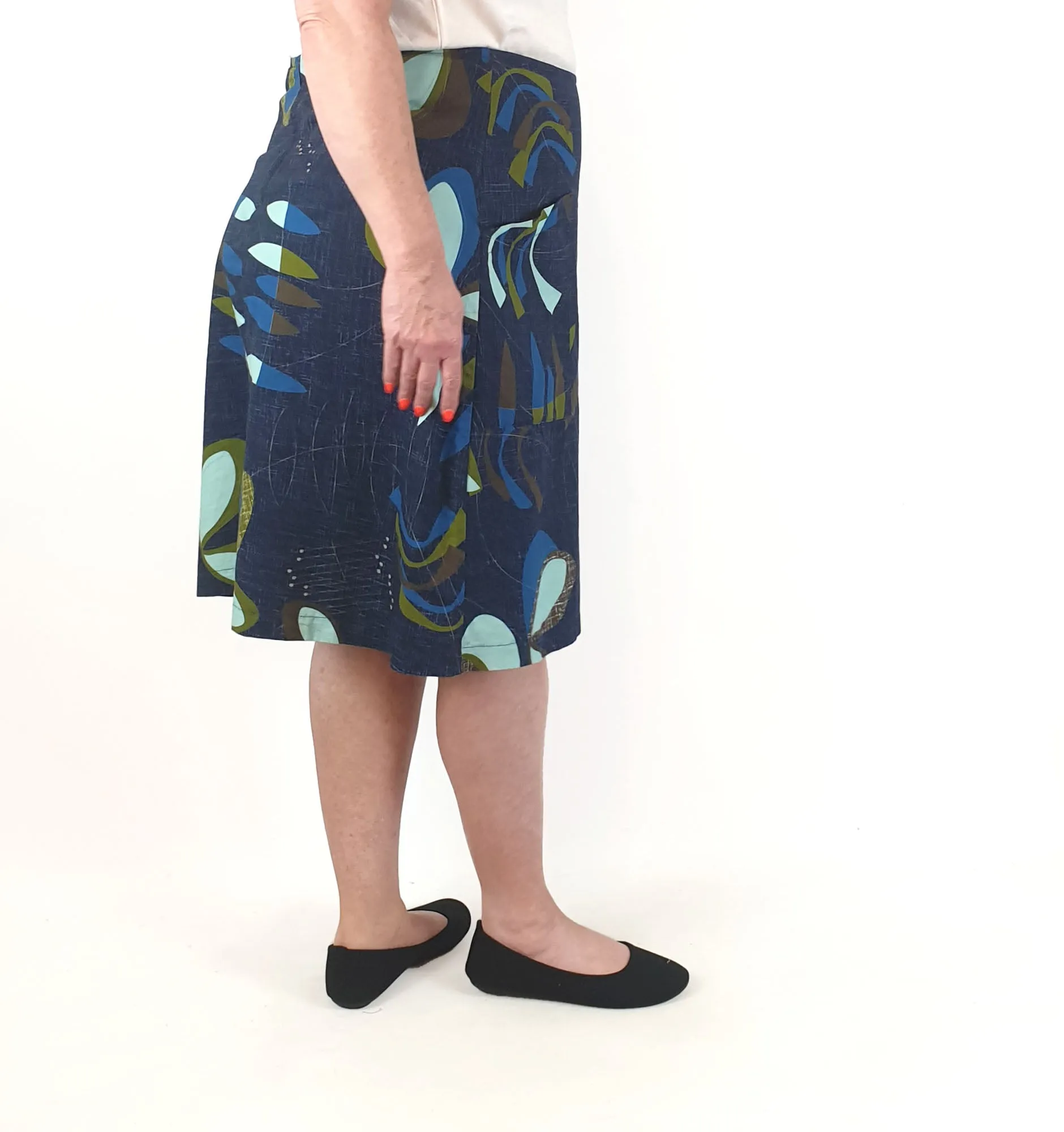 Essaye by Surface Art navy-based unique print A-line skirt size XXL (made in Australia)