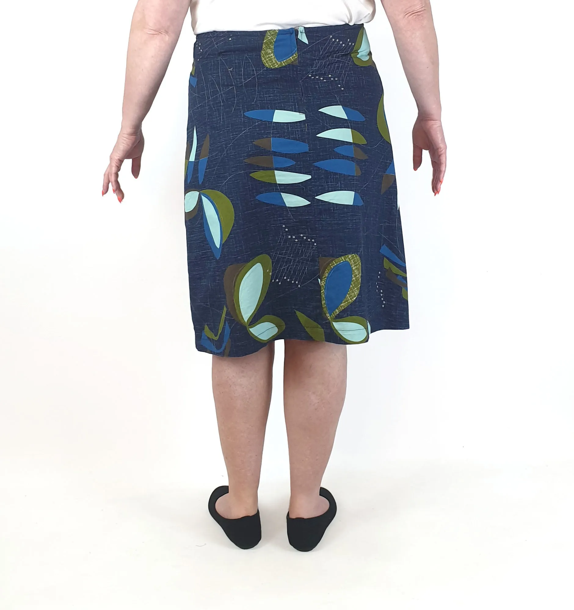Essaye by Surface Art navy-based unique print A-line skirt size XXL (made in Australia)