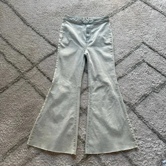 Free People We The Free jeans High Rise Youthquake super Flare Light Wash 27