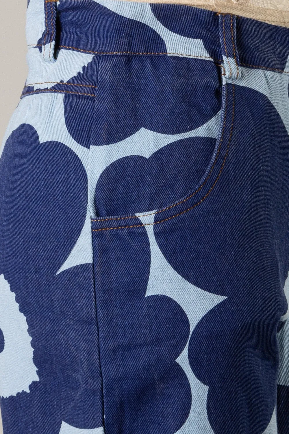 FS695-1 High waisted printed straight leg jeans 6PK UNIT PRICE: $26