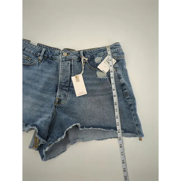Good American Bombshell Shorts 18