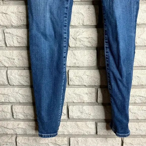 Good American Good Legs Skinny Jeans V Seam