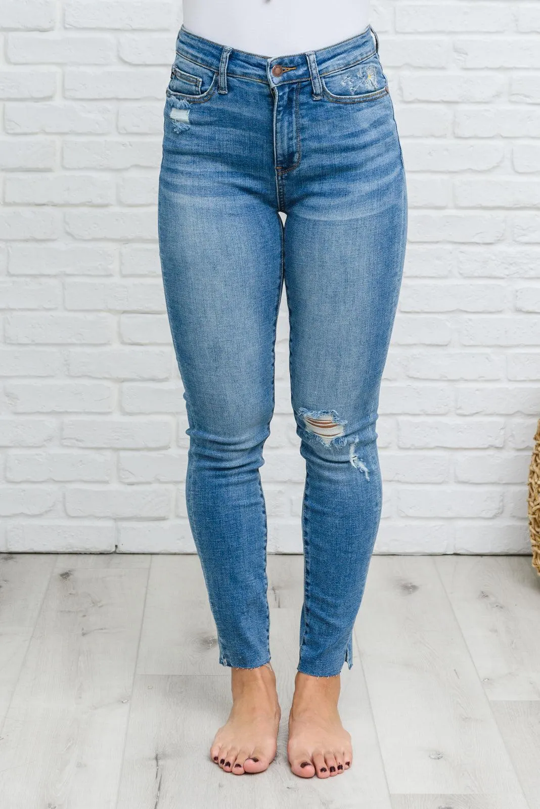 Hazel Blues® | Hi-waisted Dandelion Embroidery Skinny