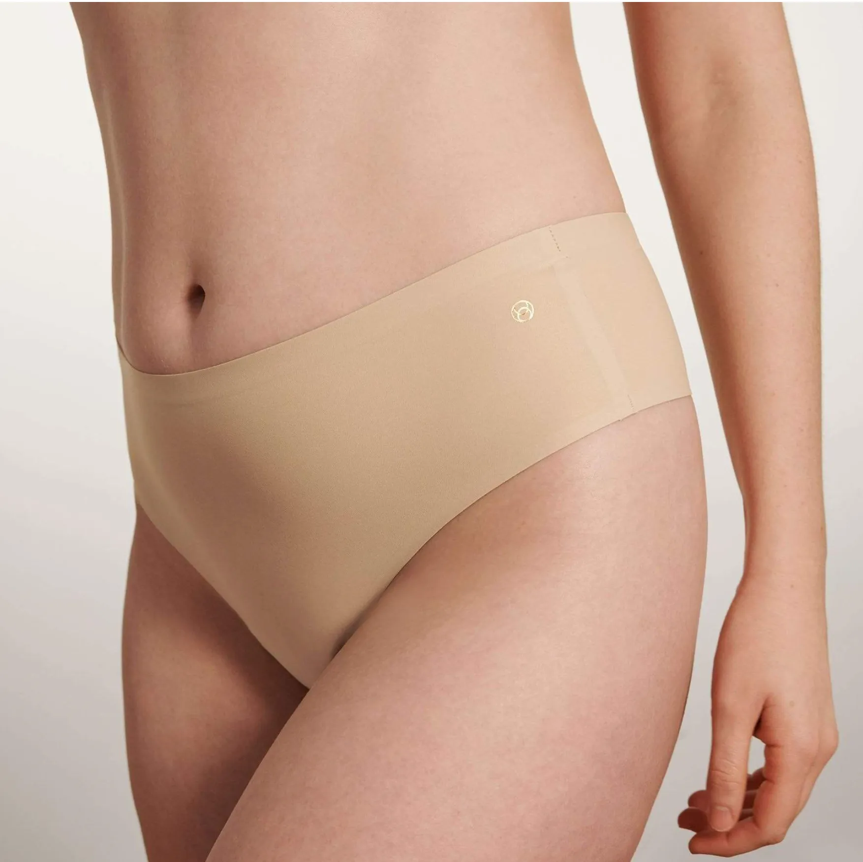 High-Waisted Seamless Thong (Sand)