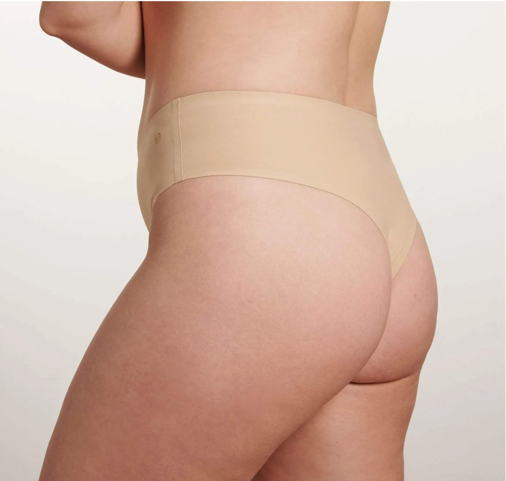 High-Waisted Seamless Thong (Sand)
