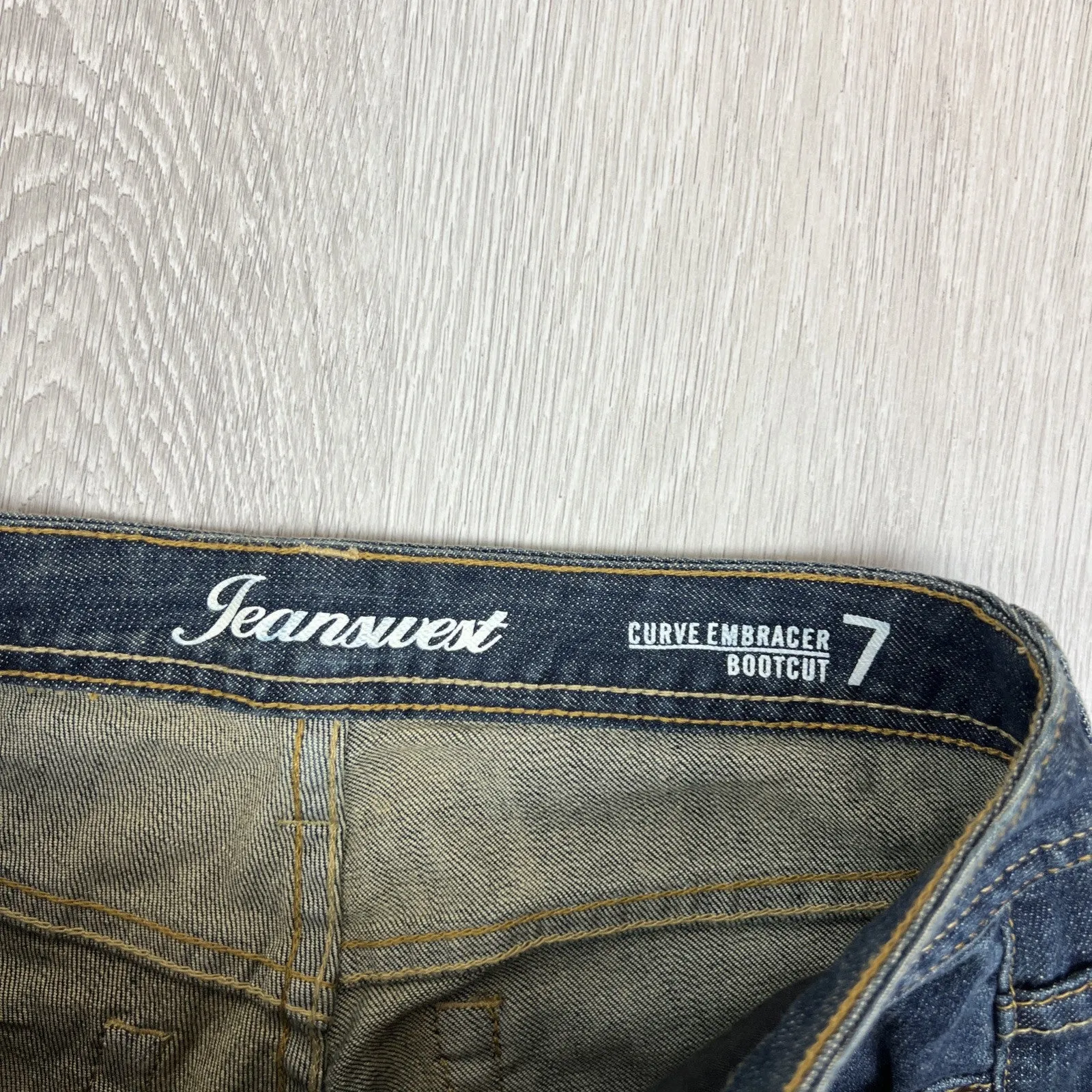 Jeanswest Womens  Curve Embracer Bootcut Denim Jeans Size 7