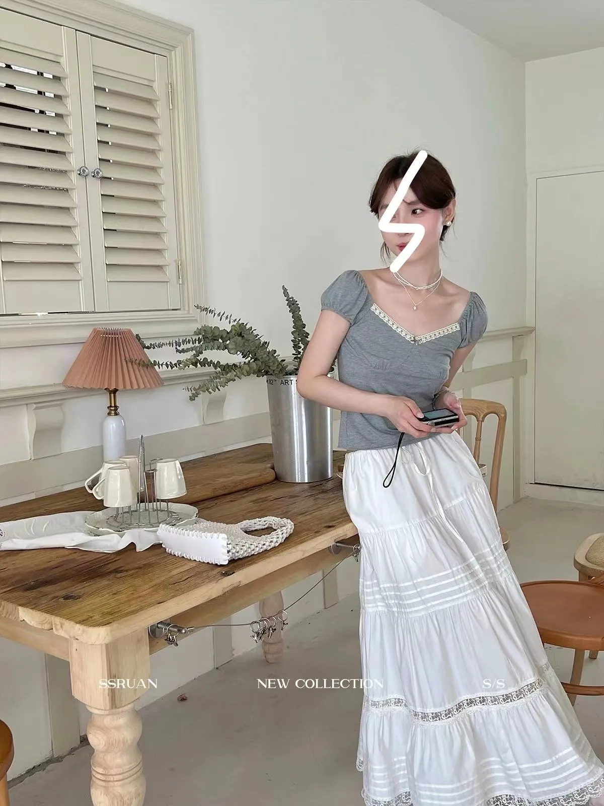 Lace A-line white skirt