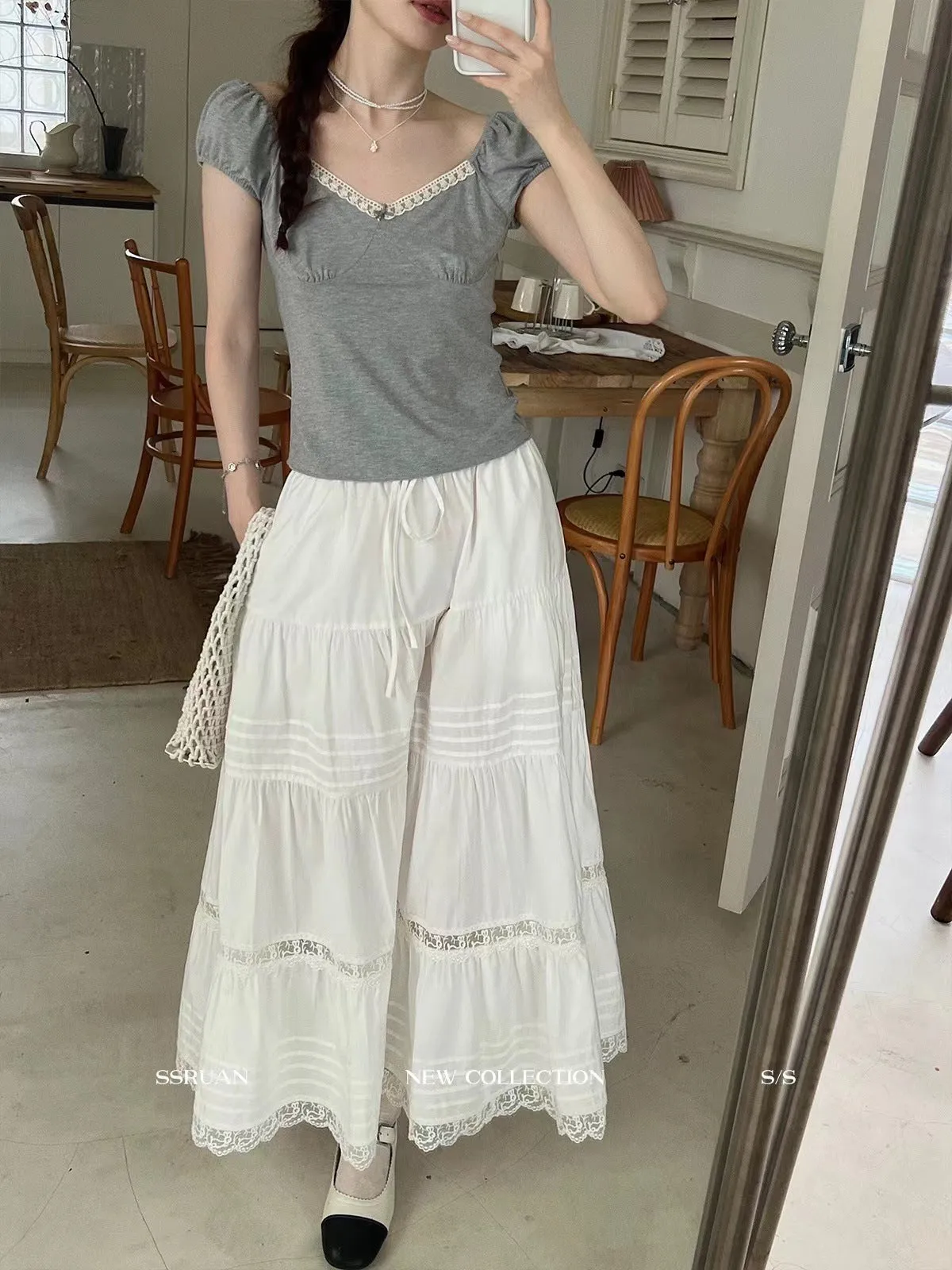 Lace A-line white skirt