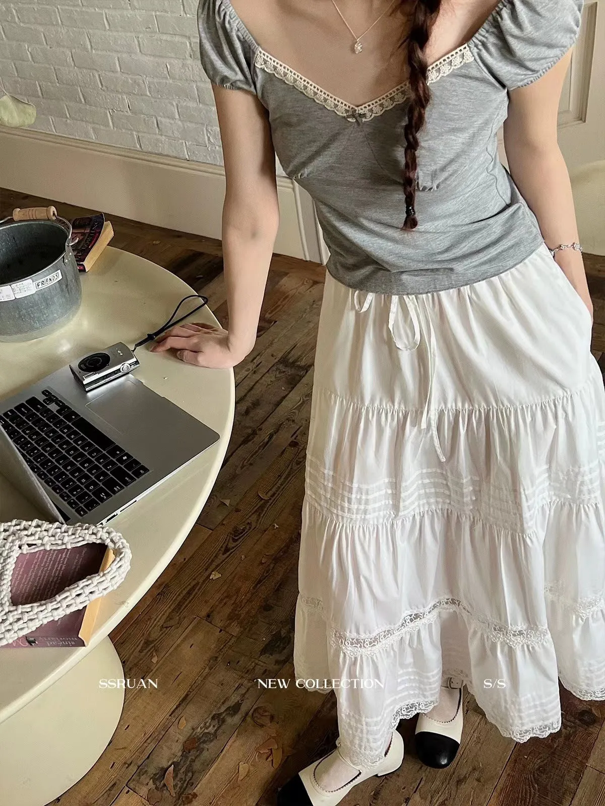 Lace A-line white skirt