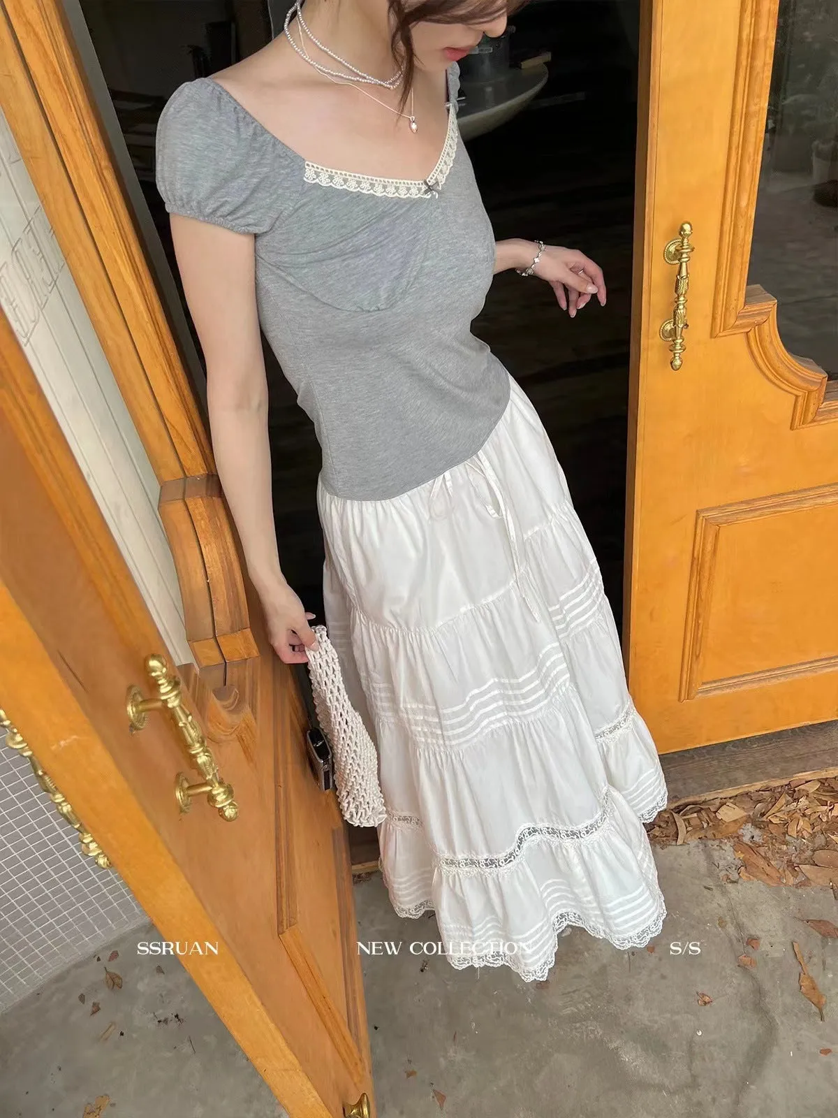 Lace A-line white skirt