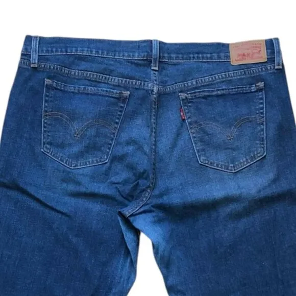 Levi’s 415 Relaxed Bootcut Size 32 Women’s Jeans