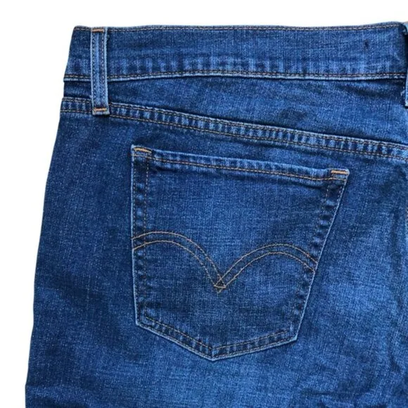Levi’s 415 Relaxed Bootcut Size 32 Women’s Jeans
