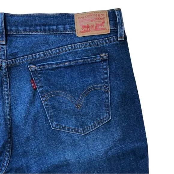 Levi’s 415 Relaxed Bootcut Size 32 Women’s Jeans