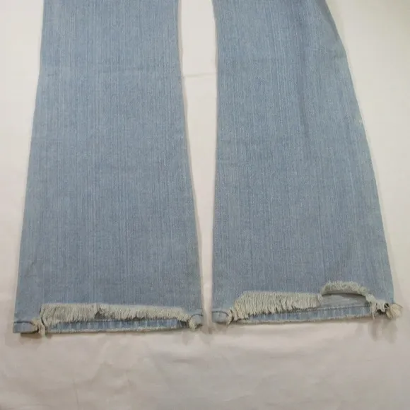 LEVI'S Superlow Bootcut Jeans NWT Size 7M      #40