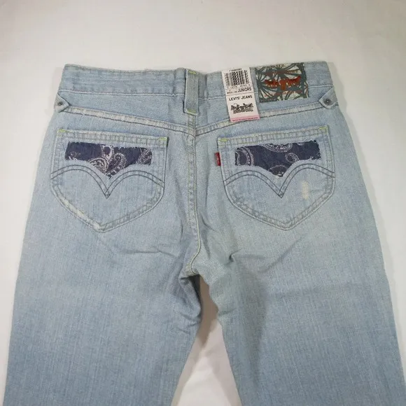 LEVI'S Superlow Bootcut Jeans NWT Size 7M      #40