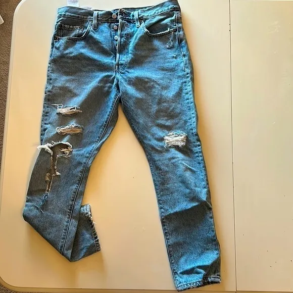 Levi’s Women’s Distressed Skinny Jeans