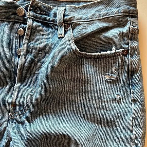 Levi’s Women’s Distressed Skinny Jeans
