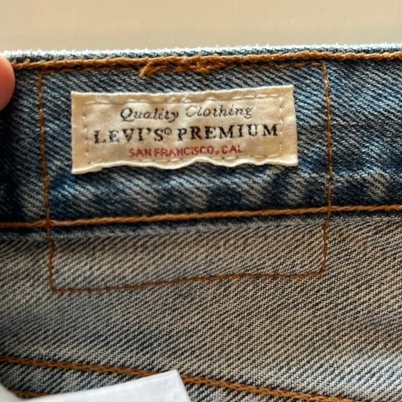 Levi’s Women’s Distressed Skinny Jeans