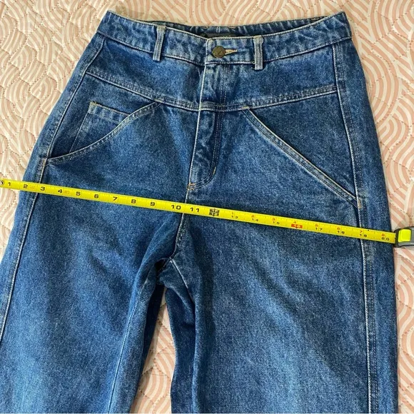 Lizwear  Jean denim siz 10 High-waisted, straight-leg, acid-washed