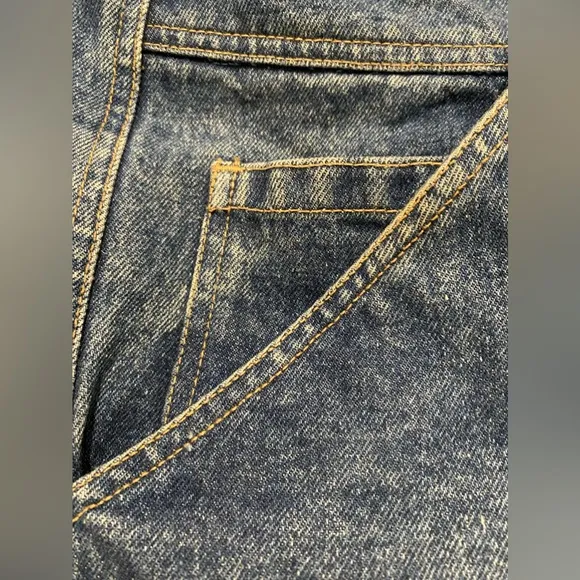 Lizwear  Jean denim siz 10 High-waisted, straight-leg, acid-washed