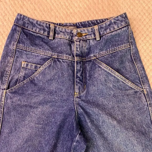 Lizwear  Jean denim siz 10 High-waisted, straight-leg, acid-washed