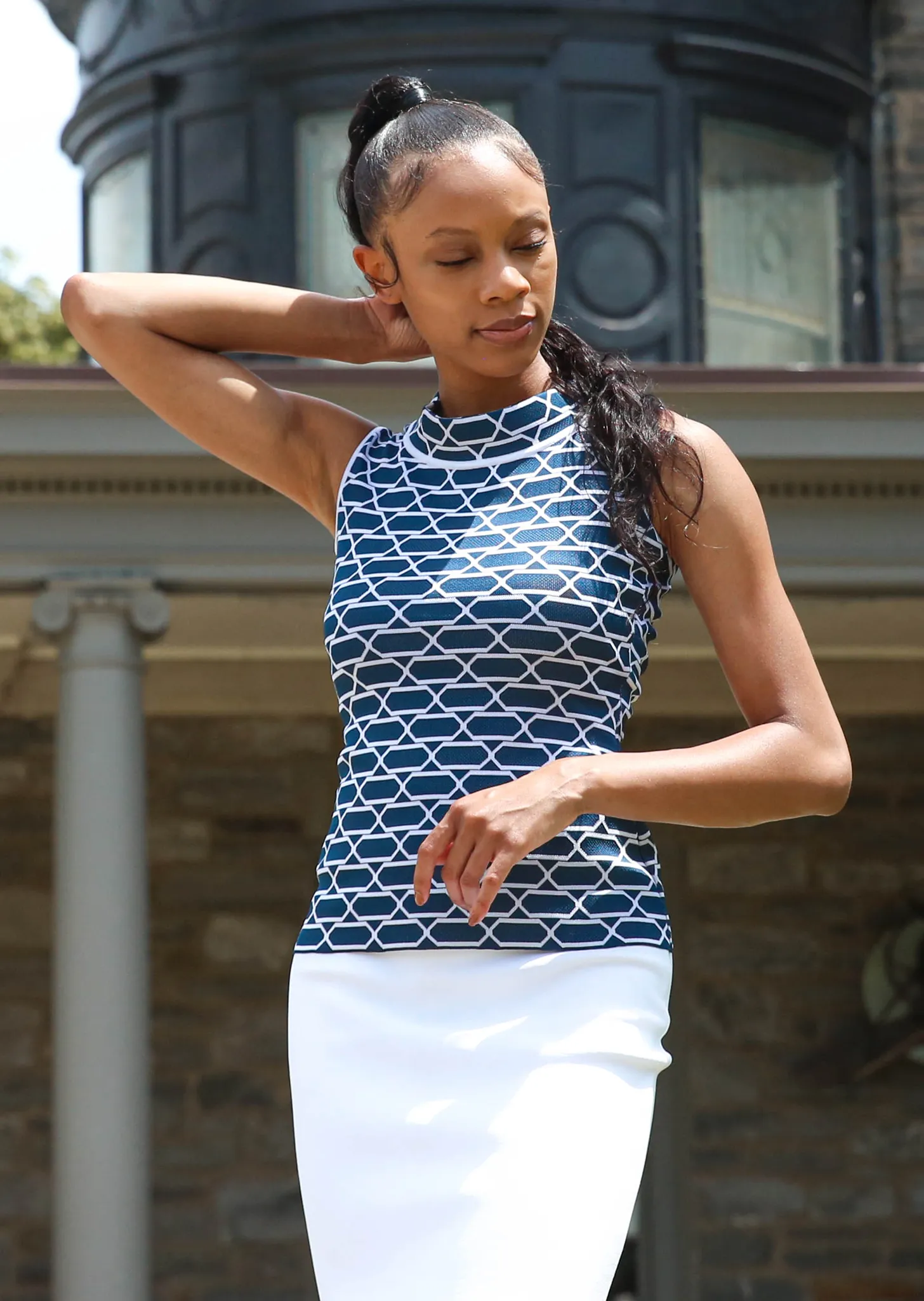 Madeleine – Honeycomb Pattern Top with Open Back