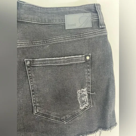 Mavi Rosie Boyfriend Shorts High Rise Smoke Ripped 90s Black Denim Shorts 28