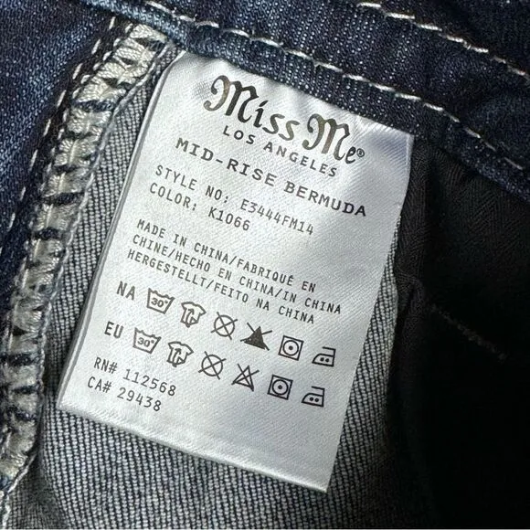 Miss Me women’s denim Jean shorts Mid-rise Bermuda size 26