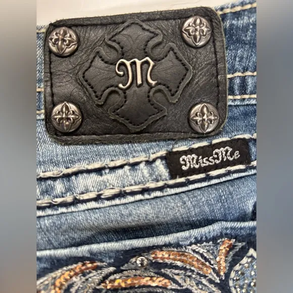 Miss Me Y2K Boot Cut Low Rise Jeans Sequin Pockets JP585382 EUC Size 28