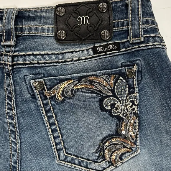 Miss Me Y2K Boot Cut Low Rise Jeans Sequin Pockets JP585382 EUC Size 28