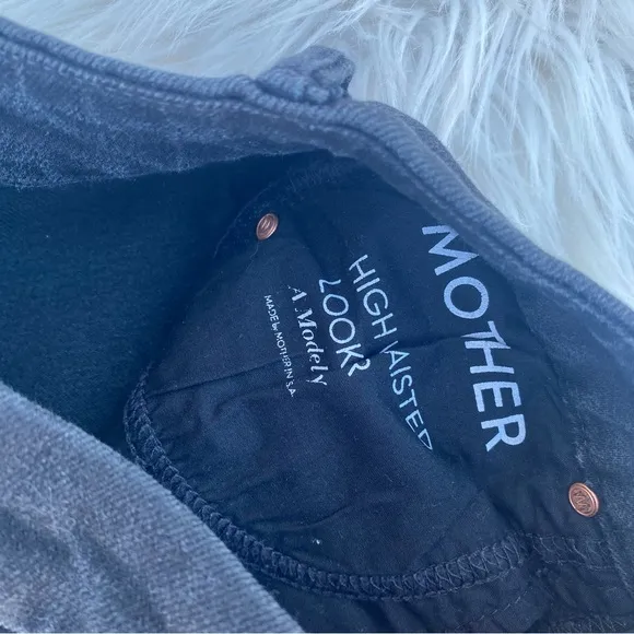 MOTHER High Waisted Looker Jeans in A Model Spy Black Size 26